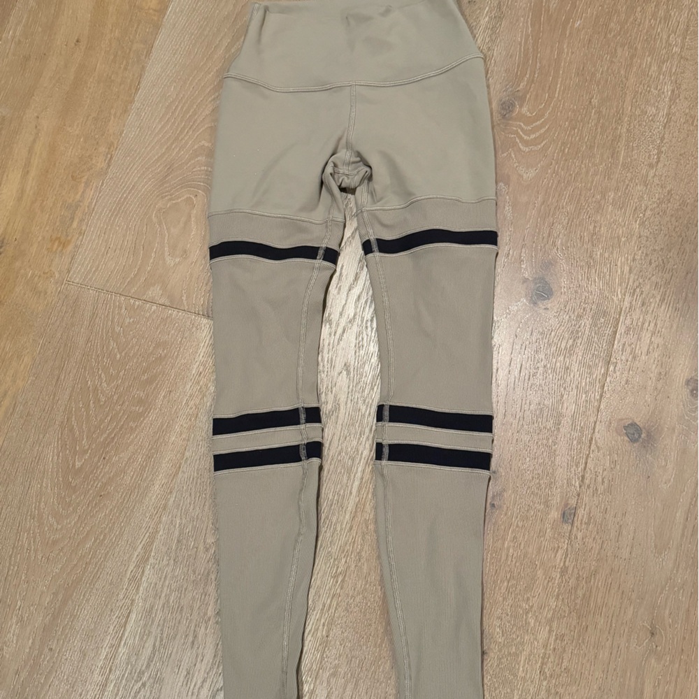 ALO Yoga stopped legging tan/black small